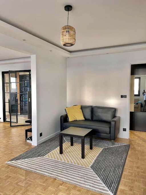 Magnifique Appartement Neuilly Sur Marne Entre Paris Et Disneyland ภายนอก รูปภาพ