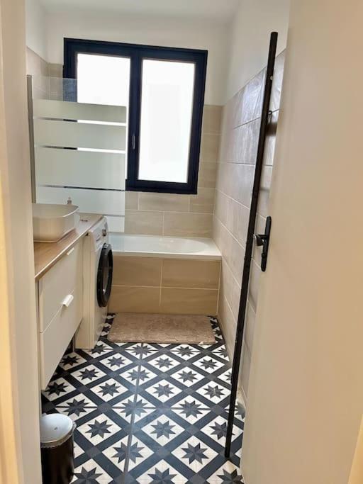 Magnifique Appartement Neuilly Sur Marne Entre Paris Et Disneyland ภายนอก รูปภาพ